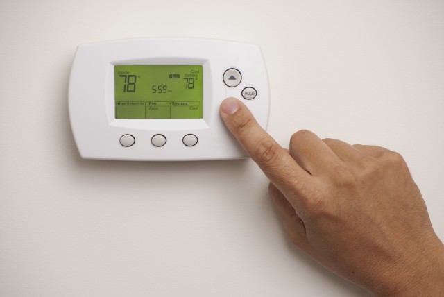 risparmiare-sul-riscaldamento-regolando-il-termostato-1-640x428